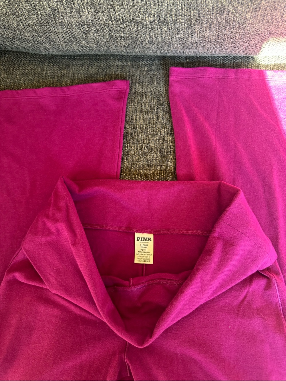 PINK Victoria's Secret Magenta Fold-Over Waist Wide Leg Leggings - Picture 3 of 3